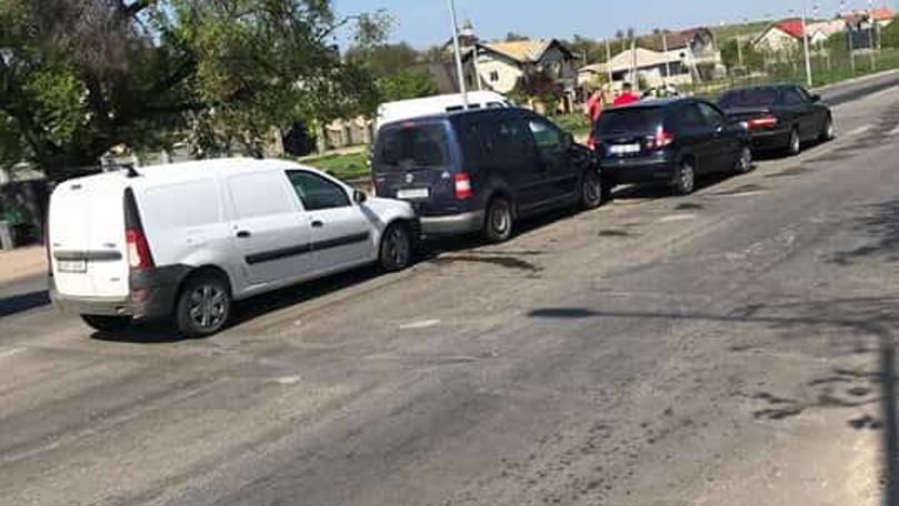 BMW buclucaş la Sângera: Patru mașini s-au ciocnit în lanț