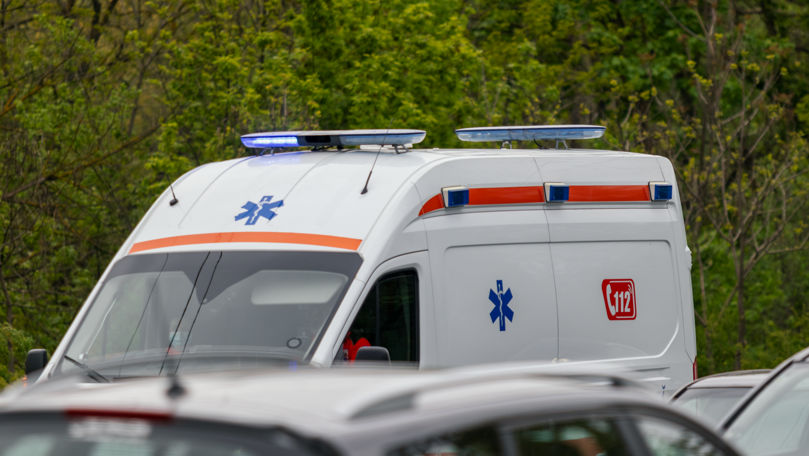 Accident rutier în Chișinău: Un bărbat, transportat de urgență la spital