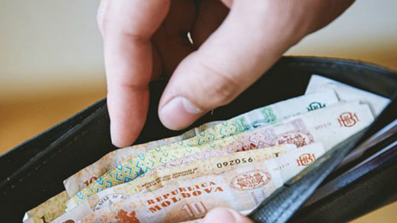 Salariul mediu la întreprinderile de stat, mai mic decât cel pe economie