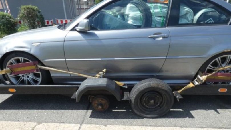 Metoda inedită prin care un BMW a fost transportat din Marea Britanie