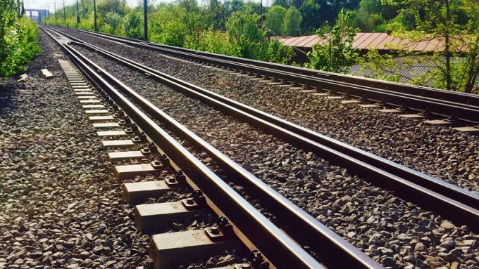 O companie a unui oligarh kazah va reabilita căile ferate din Moldova