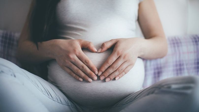 O femeie a rămas însărcinată de două ori, la 10 zile distanță