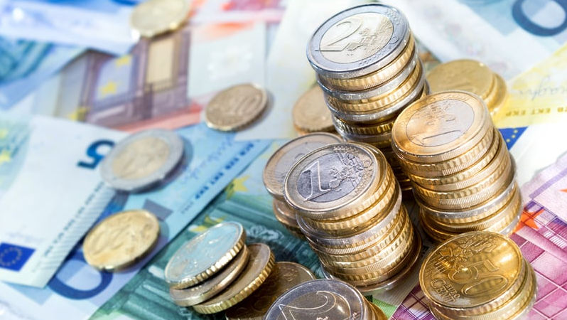 Bulgaria: De astăzi, prețurile în magazine vor fi afișate și în euro