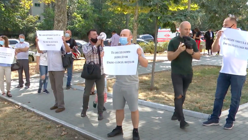 Protest la Curtea de Apel Chișinău: Oamenii își cer apartamentele