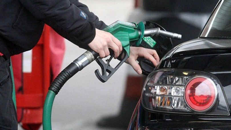 Carburanții, un pic mai scumpi în weekend: Noile prețuri plafon