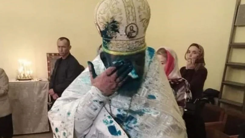 Под Львовом священнику московского патриархата плеснули в лицо зеленкой.