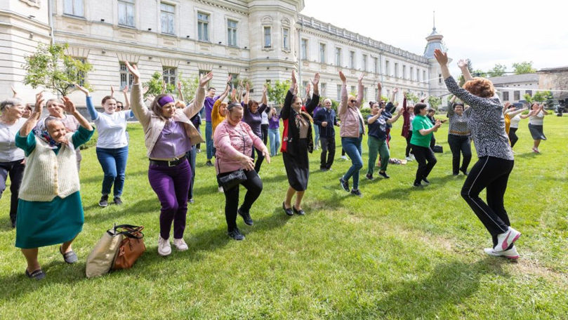 Proiecte privind îmbătrânirea activă: Șase asociații vor primi granturi