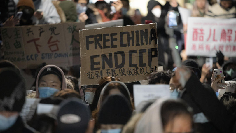 Două oraşe mari din China ridică restricţiile anti-COVID, după proteste