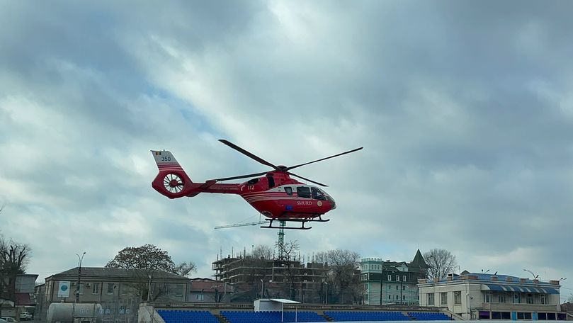 Bărbat, transportat cu elicopterul la București: Are nevoie de operații