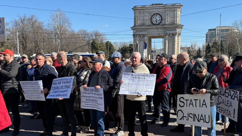 Feroviarii protestează la Guvern și cer achitarea restanțelor salariale