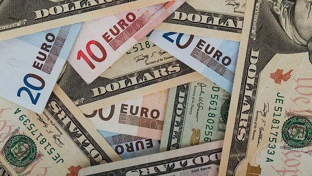 Curs valutar 3 iunie 2025: Cât valorează un euro și un dolar