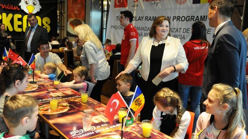 Ambasada Turciei a organizat o masă de sărbătoare pentru copiii orfani