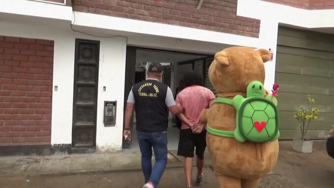 Peru: Un polițist deghizat în capibara a arestat un traficant de droguri