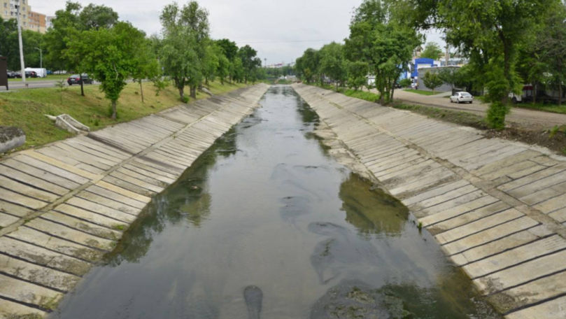 Motocicliștii se mobilizează să facă curățenie pe malul râului Bâc