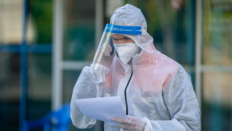 Încă 14 de lucrători medicali, diagnosticați cu COVID-19 într-o zi