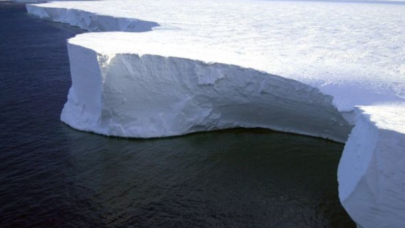 Studiu: Ghețarii din Antarctica, opriți din dezgheț cu tunuri de zăpadă