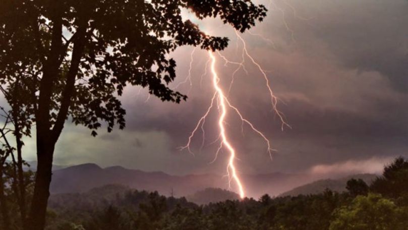 Meteo 24 mai: Ploi cu descărcări electrice și maxime de +22 de grade