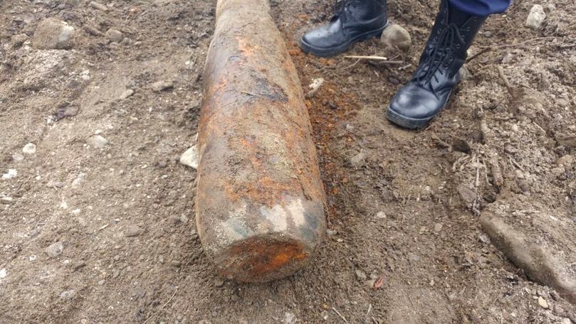 Bombă americană de 100 kilograme, descoperită într-un sat din România