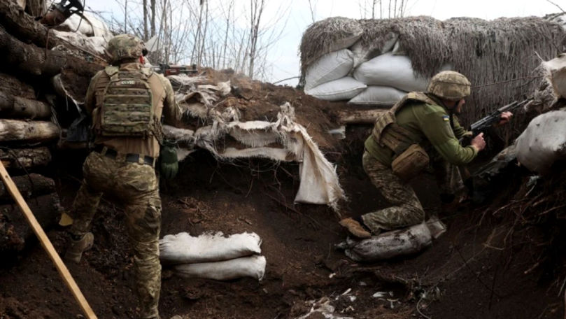 Cum arată o saună construită de soldații ucraineni în tranșee