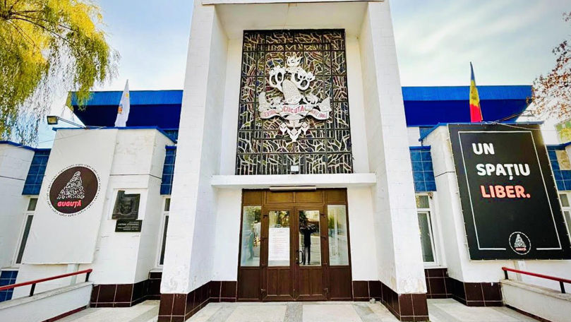 Teatrul municipal de păpuşi Guguţă a împlinit 30 de ani de la fondare