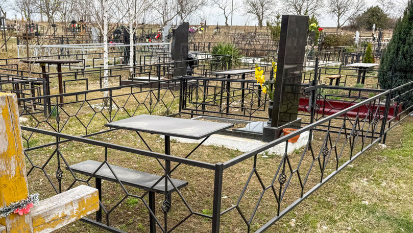 Cimitirele din Capitală se pregătesc pentru Paștele Blajinilor.