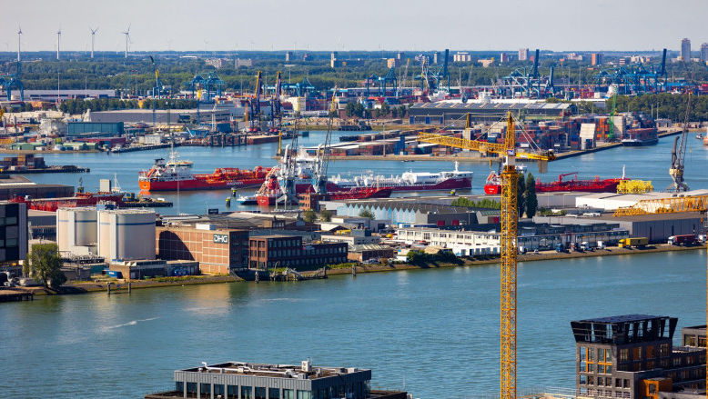 Cel mai mare port din Europa se pregătește pentru un conflict cu Rusia