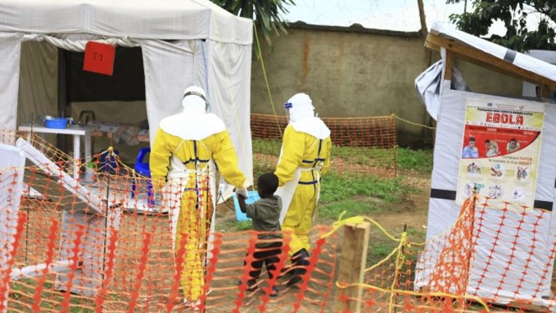 Epidemie de Ebola: 1.300 de morți și 2.000 de bolnavi