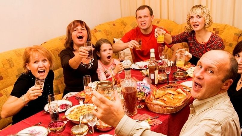 Частое общение с родственниками может негативно влиять на самочувствие. Фото: esquire.ru.