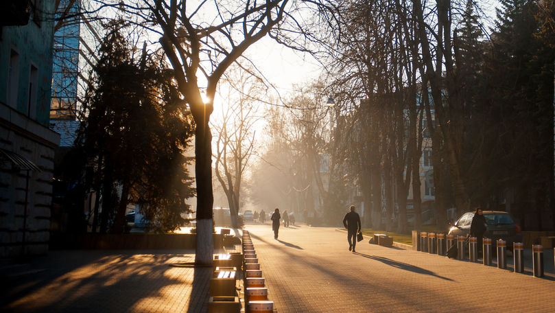 Înghețuri și răcire bruscă: Cum va fi vremea în următoarele zile