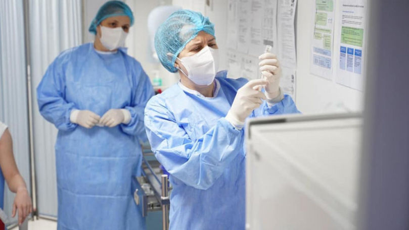 România: Persoanele care se vaccinează nu vor mai intra în carantină