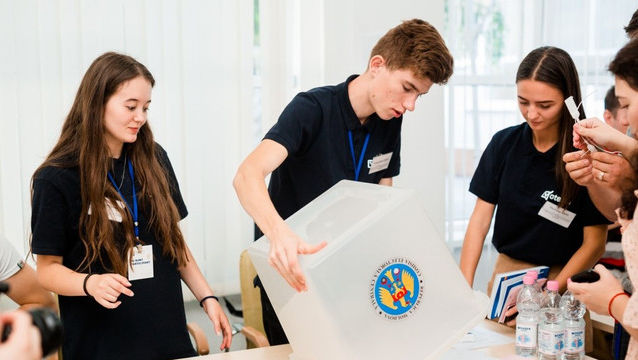 Tinerii, informați despre importanța votului: A fost lansată o campanie