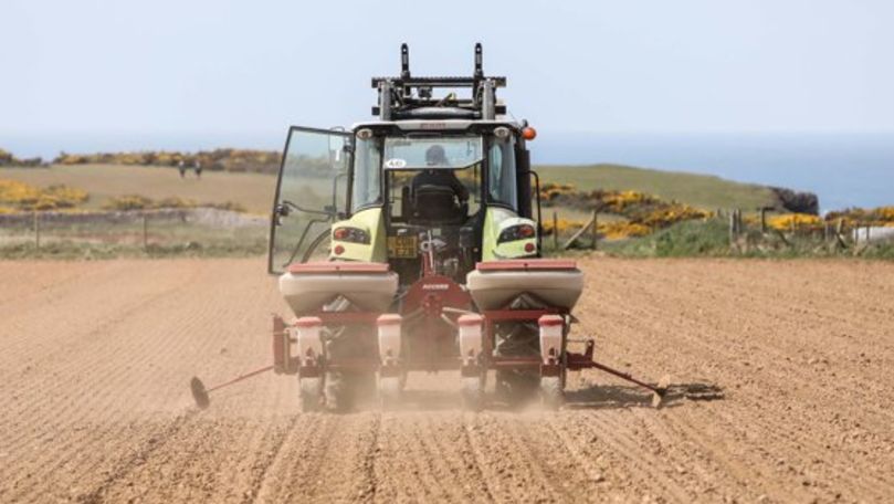 Un fermier belgian a mutat accidental graniţa: Franţa a devenit mai mică