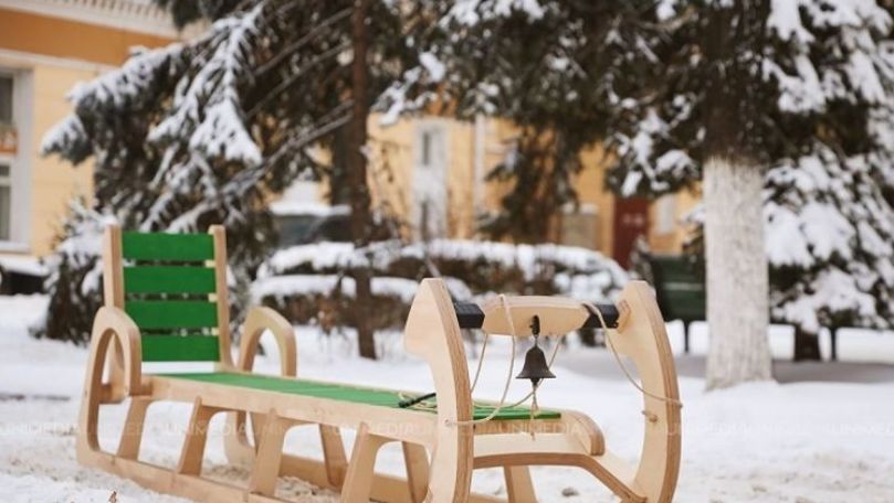 Comercianții de sănii se plâng că nu îşi pot vinde marfa