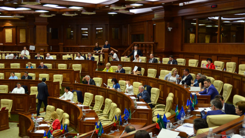 Privatizarea Air Moldova: Majoritatea parlamentară a refuzat audierile