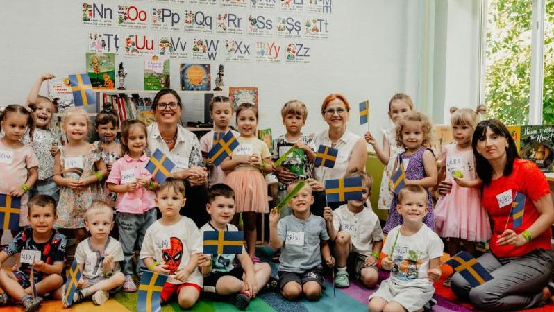 Sute de grădinițe din Moldova dispun de Insulițe de lectură, grație MEC