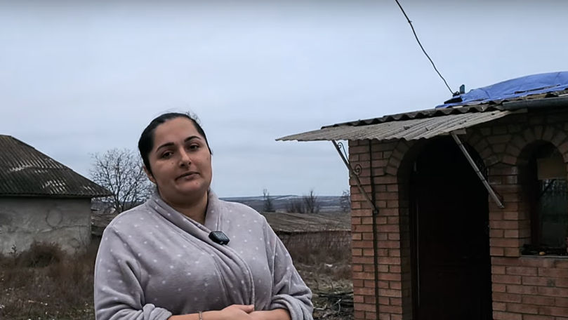 O mamă cu trei copii din Chetrosu, fără acoperiș deasupra capului