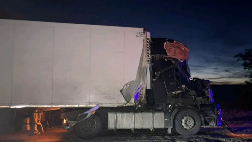 Un autotractor s-a ciocnit de remorca unui camion, în nordul R. Moldova
