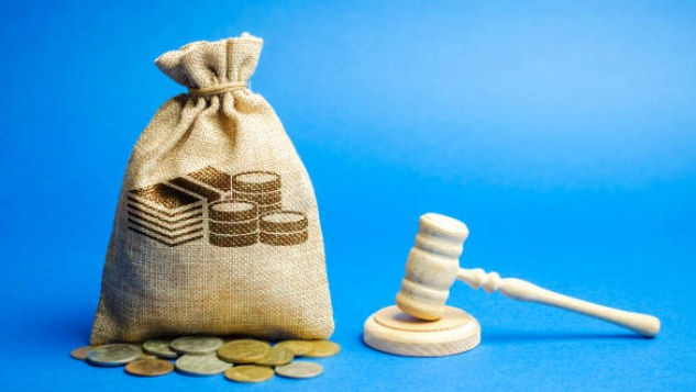 Doi ofițeri de investigații care au cerut 20.000 de lei mită, condamnați