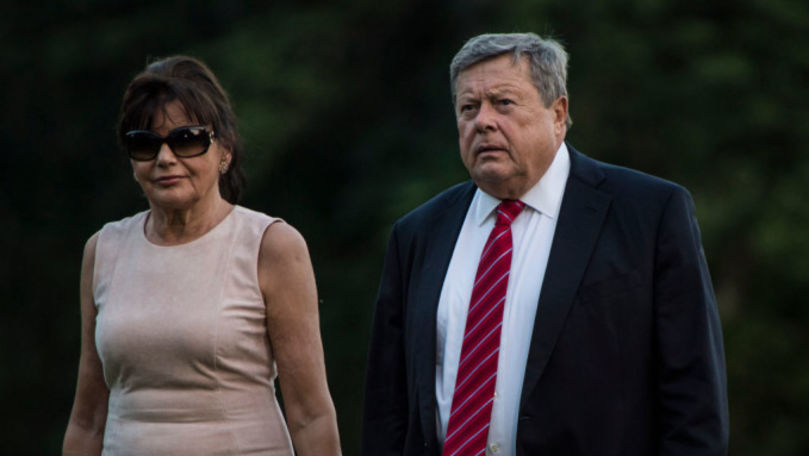 Părinţii Melaniei Trump au primit cetăţenia americană