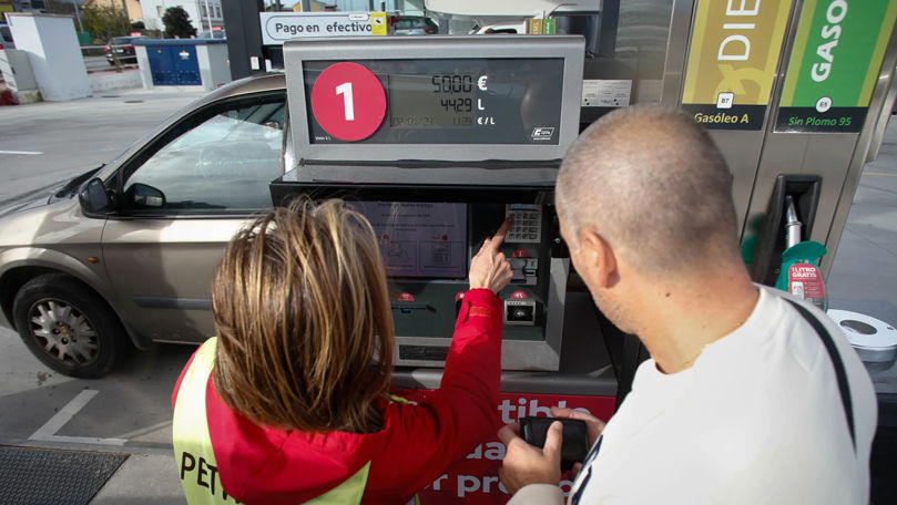 Италия продлит снижение акцизов на топливо на фоне роста инфляции.