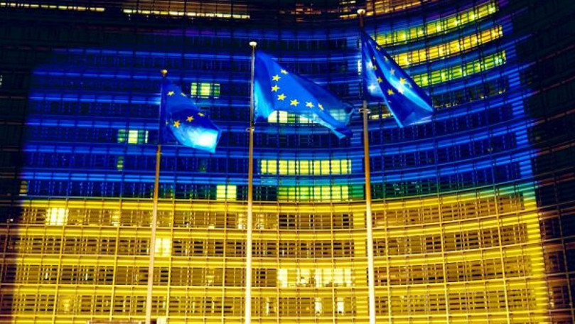 Drapelul Ucrainei, la Comisia Europeană și în toată Europa