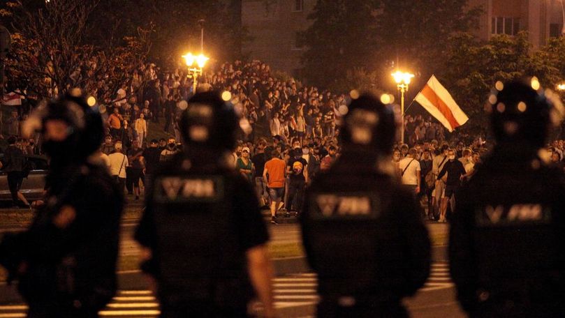 Belarus: Manifestaţiile iau amploare. Poliţia a folosit un tun cu apă
