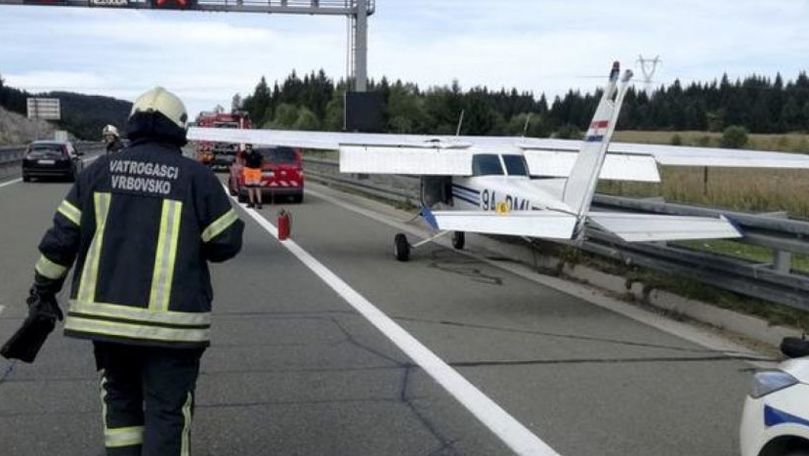 Un avion a aterizat de urgenţă pe o autostradă din Croaţia