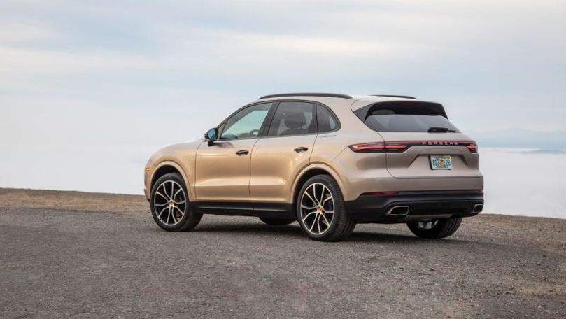 Porsche va lansa un model mai mare decât Cayenne