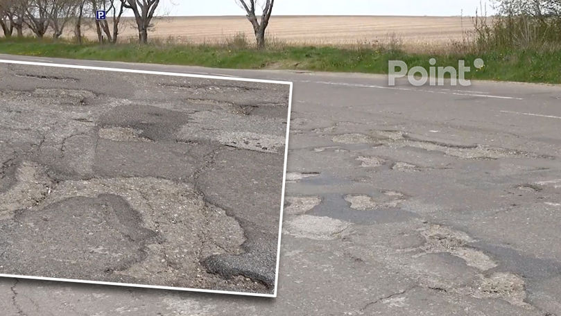 Водители жалуются на разбитую трассу M5 на севере Молдовы.