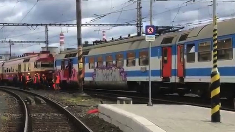 Două trenuri de pasageri s-au ciocnit în Cehia: 21 de răniți