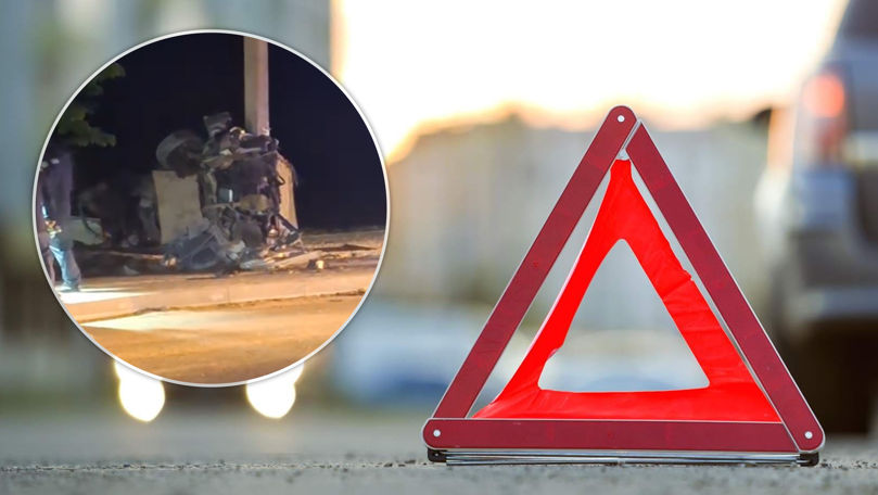 O mașină s-a lovit de un pilon la Lăpușna: Două persoane, la spital