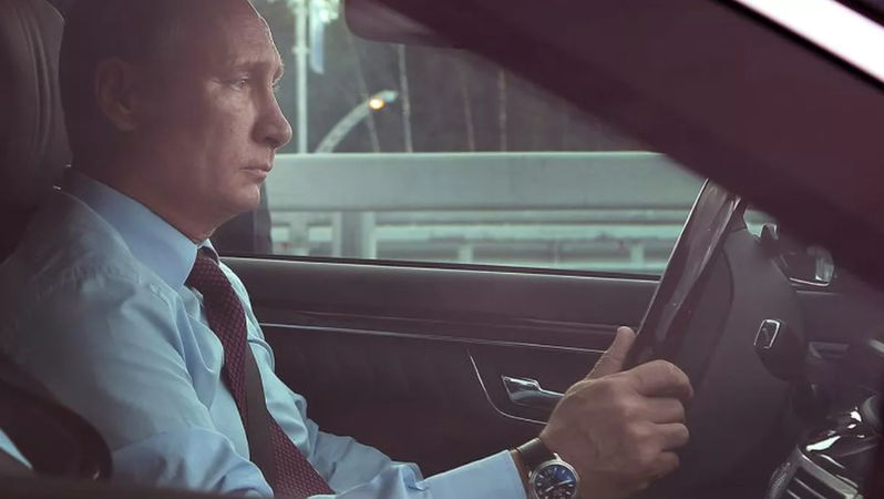 Rușii au scos o Lada care ar fi, de fapt, o Dacia MCV sub acoperire