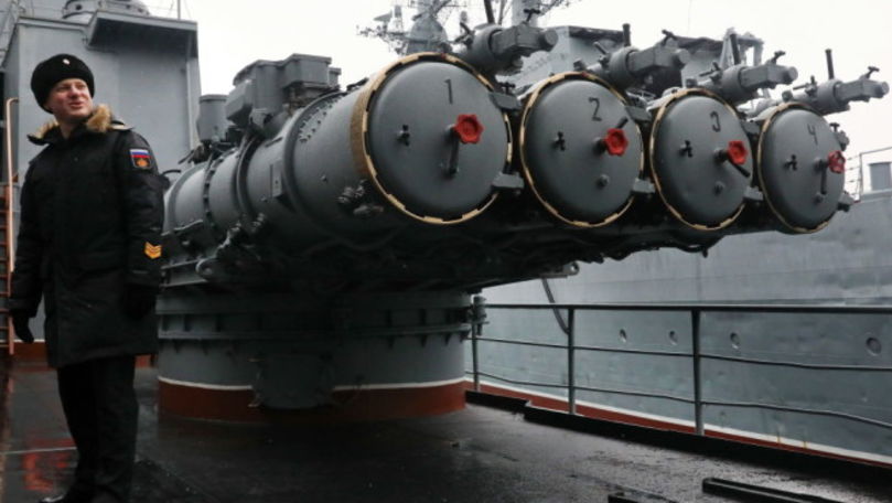 Rusia a trimis în Marea Neagră o navă de război echipată cu rachete