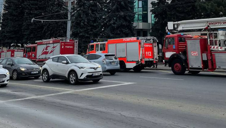 Mai multe echipaje au intervenit în zona Preturii Centru. Motivul